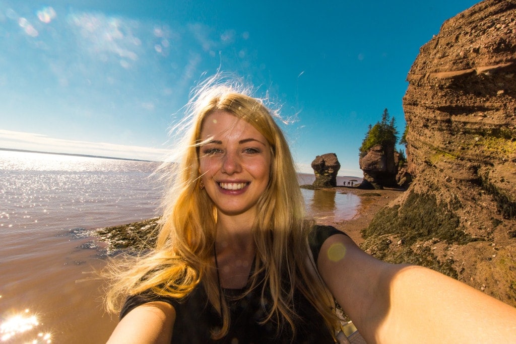 Selfie alle Hopewell Rocks nel New Brunswick