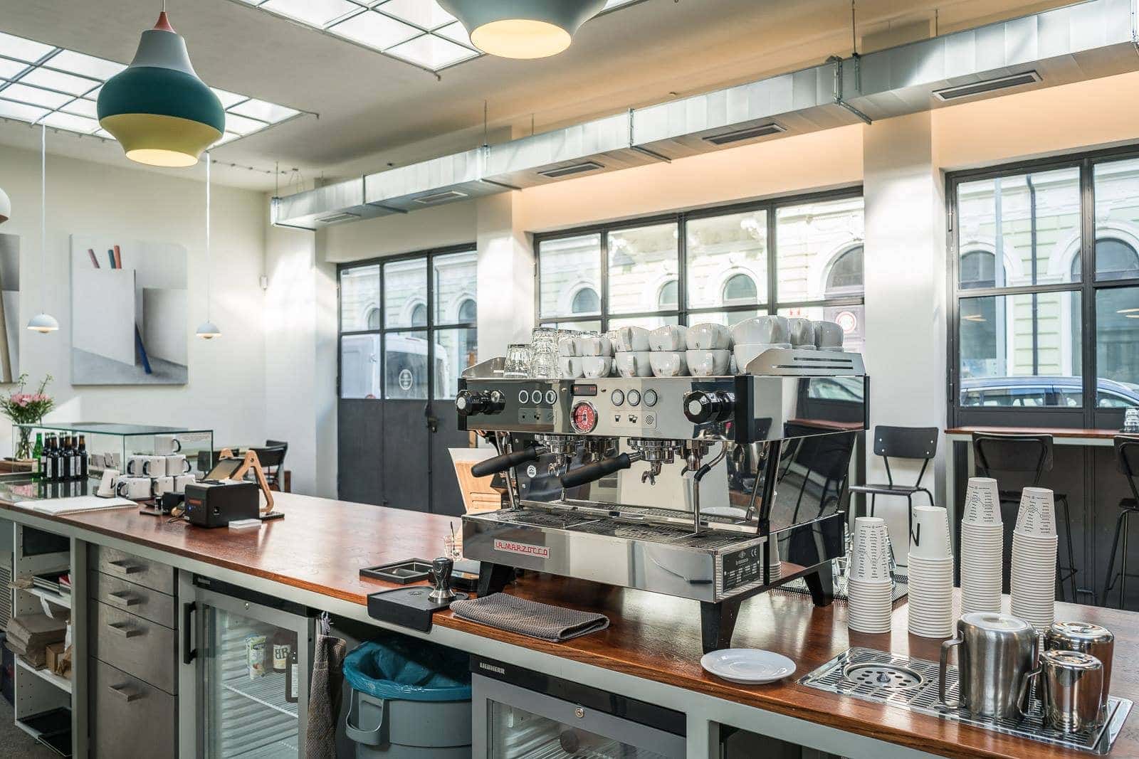 Wnętrze kawiarni Alf & Bet