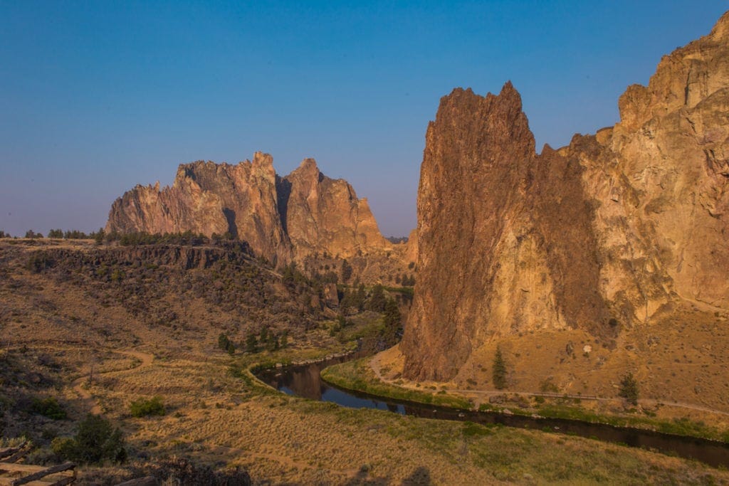 Smith Rocks a Misery Ridge Trail