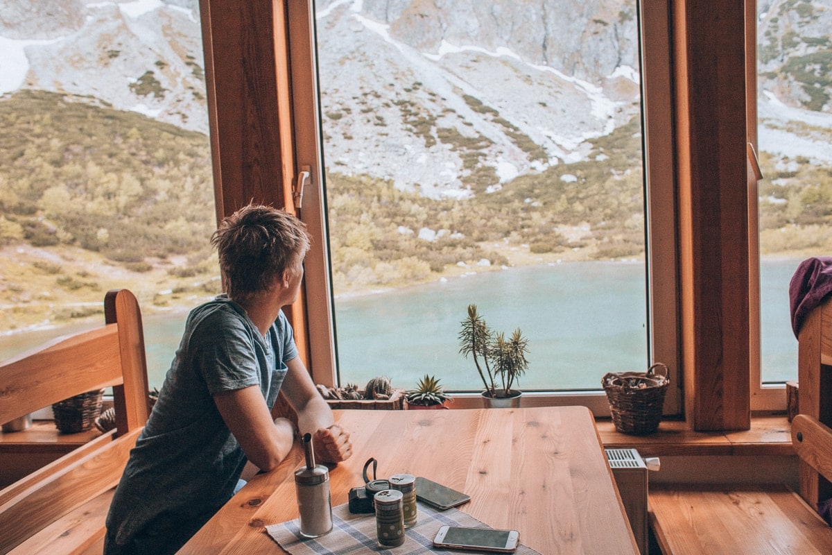 Nebezpečí v Tatrách: Proč se musíte dívat nahoru 15 Na ten výhled z jídelny jen tak nezapomeneme