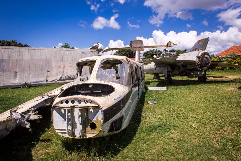 Pláže tu mají, jen se na nich nesmíte koupat. Zato jsou na nich letadla.