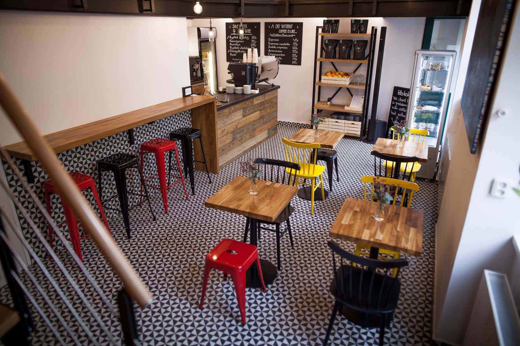 Wnętrze Loft Cafe Karlín