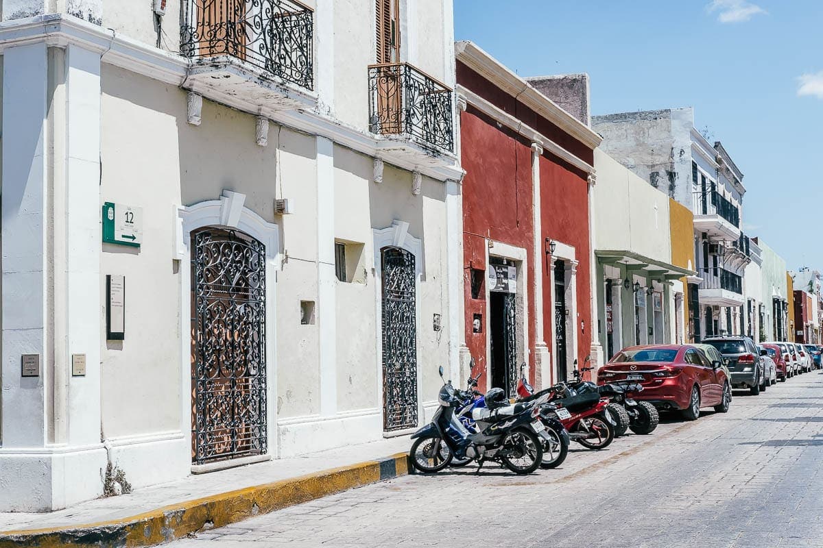 Campeche je plné barevných uliček a roztomilých kaváren a restaurací