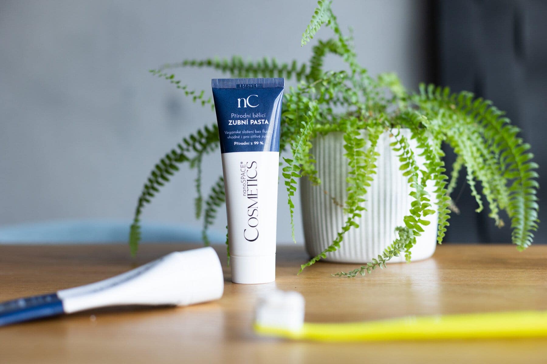 10 tipů na nejzajímavější české značky kosmetiky 3 bělicí zubní pasta nanoSPACE Cosmetics