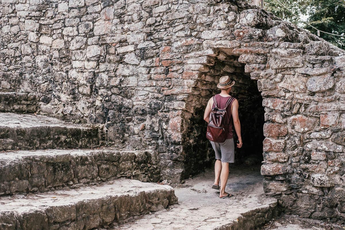 Tunel v mayskom meste Coba