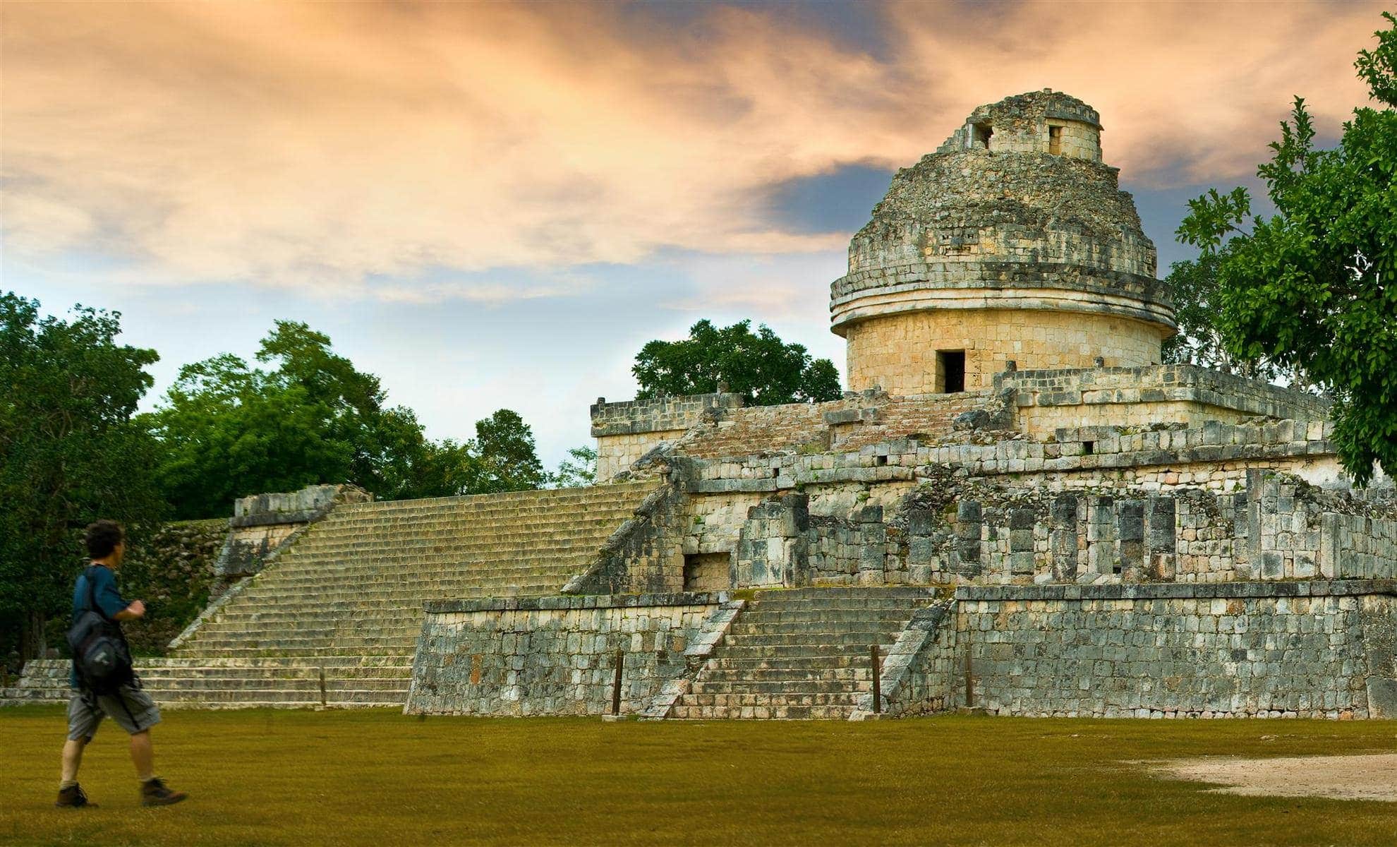 El Caracol Chichen Itza