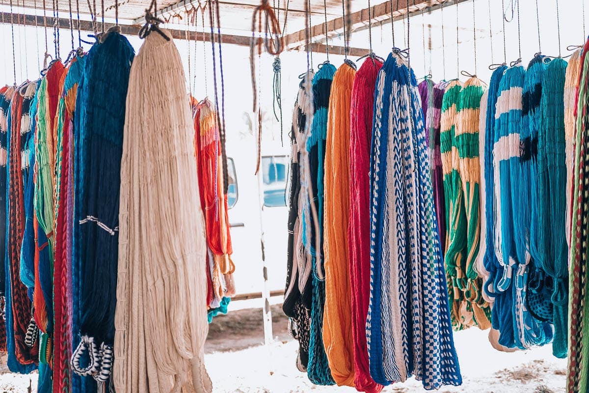 Amache davanti alla prigione nello Yucatán