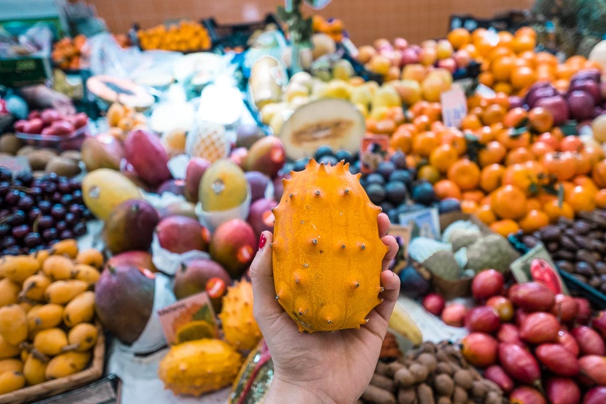 Co dělat v Portu: Navštivte tržnici Mercado de Bolhao v Portu