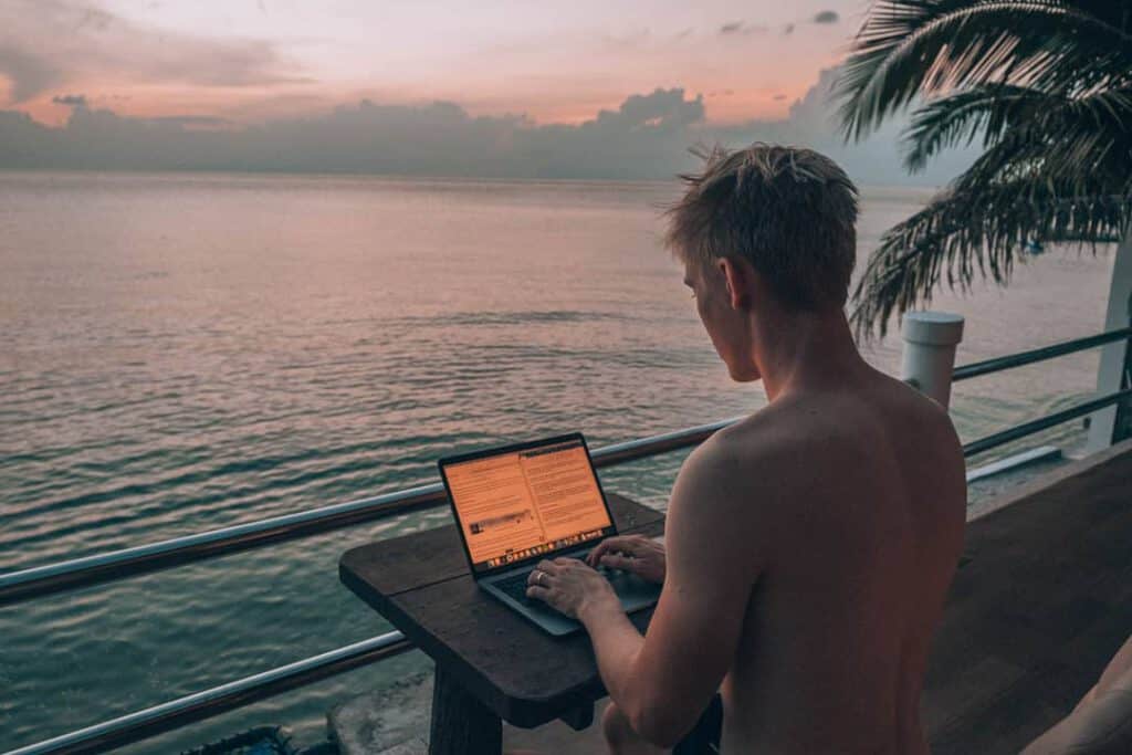 prace online 1024x683 1