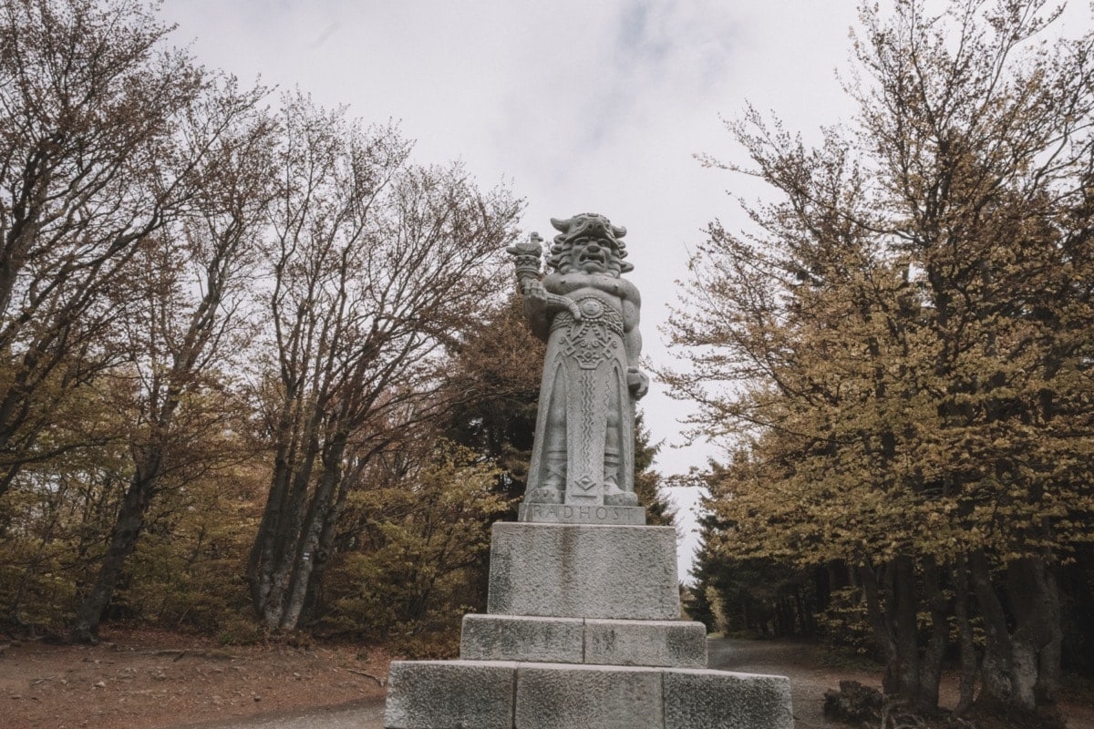 Socha Radegasta na Radhošti