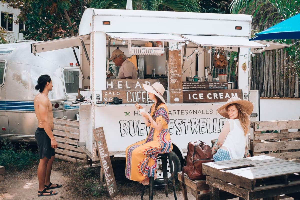 Oblíbený stánek se zmrzlinou v Tulum