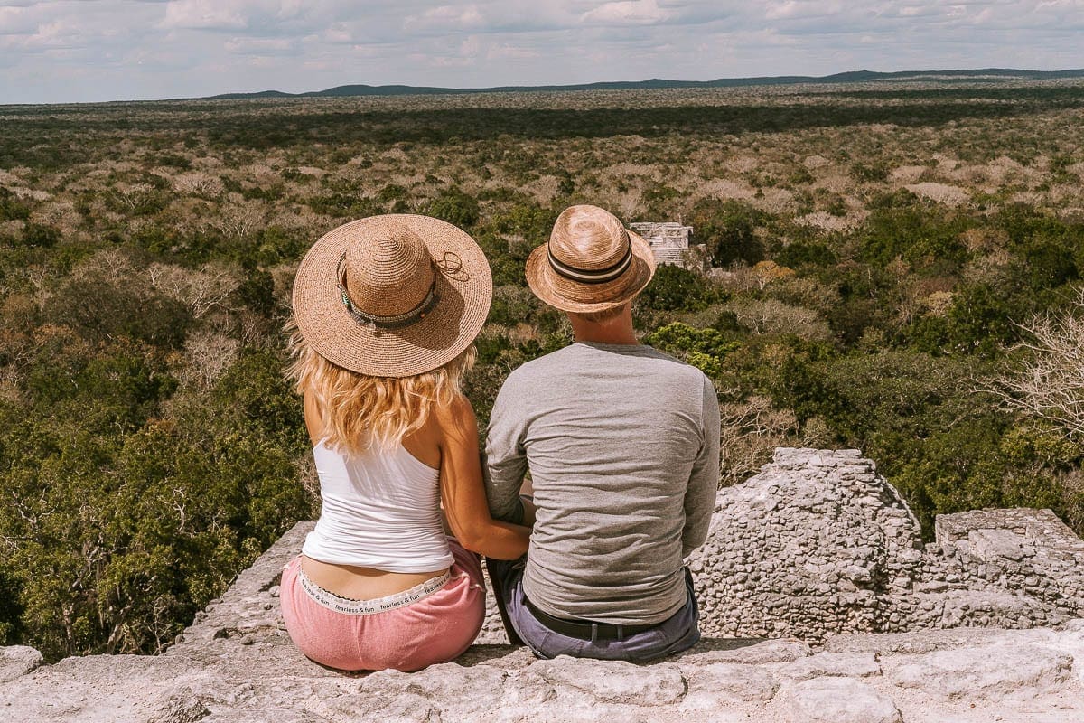 Výhled z pyramidy v Calakmul
