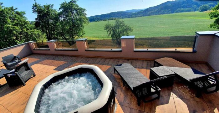 Divine Homestead - room with jacuzzi on the terrace -