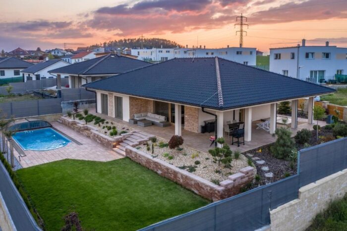 Luxury Spa Villa with Jacuzzi on the terrace