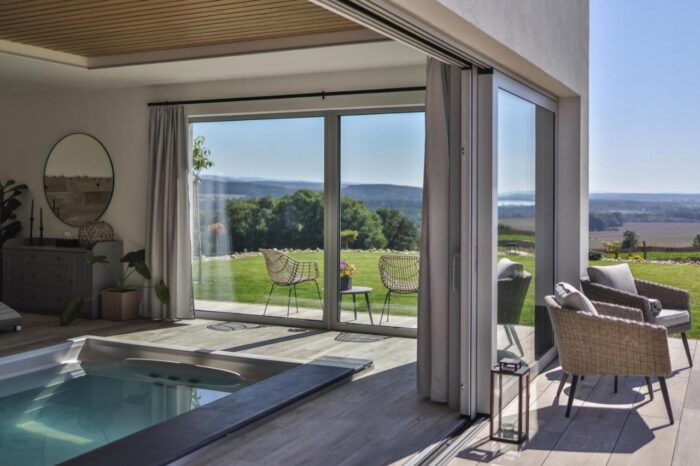 Hotel with hot tub on the terrace