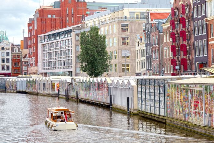 Targ kwiatowy na wodzie