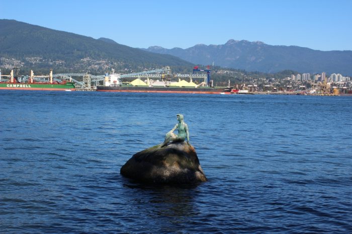 Girl in a Wetsuit ve Stanley Parku ve Vancouveru