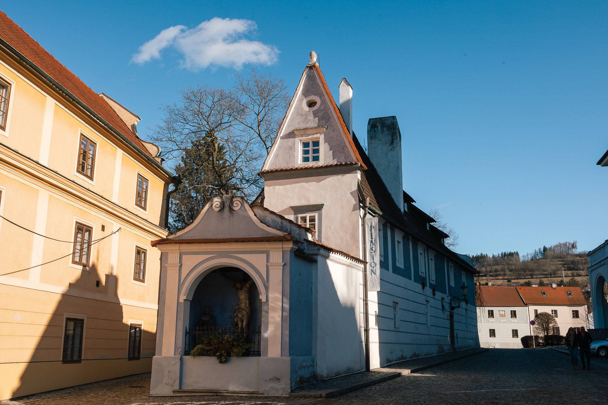 Chapel with a sculpture of Calvary in Linecká Street  