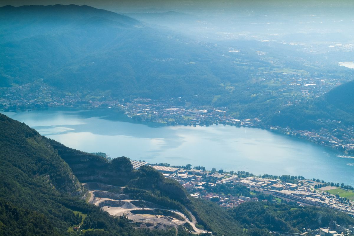 Widok z kolejki linowej Piani d'Erna