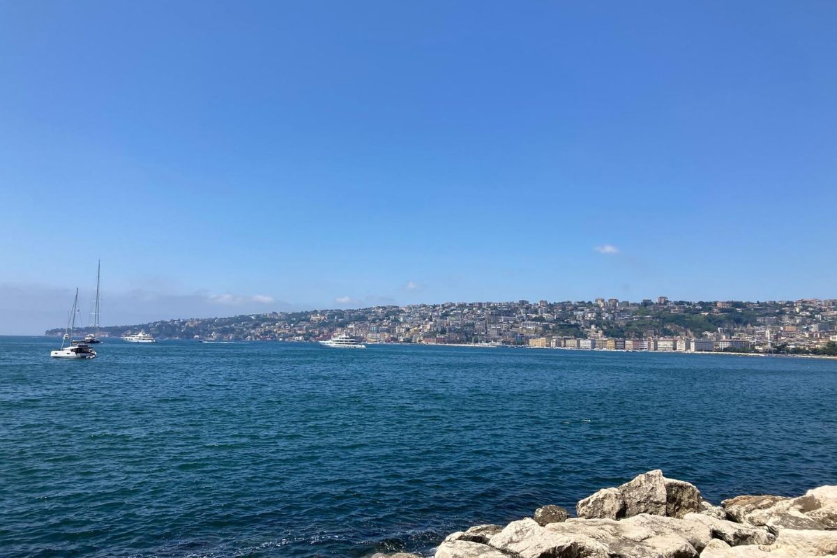 Neapolitańska promenada nad morzem