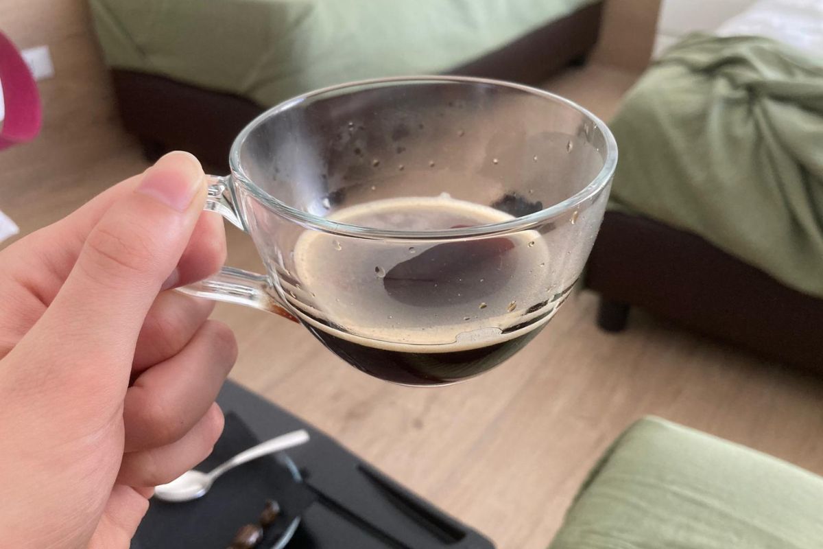 Výsledné espresso s krémovou penou