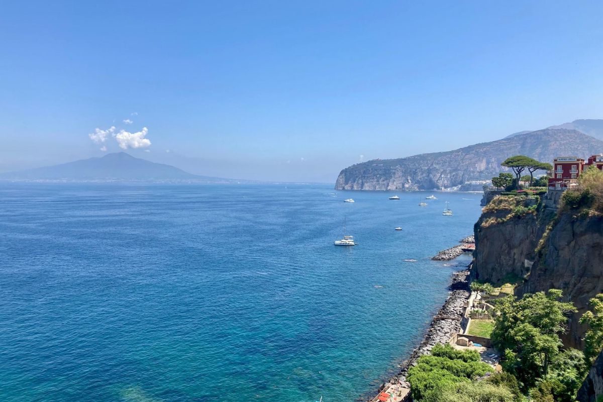 Vista sul Vesuvio da Sorrento