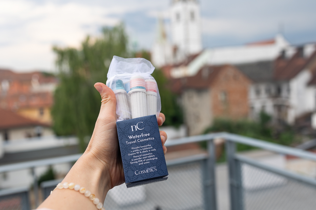 Balení bezvodé kosmetiky