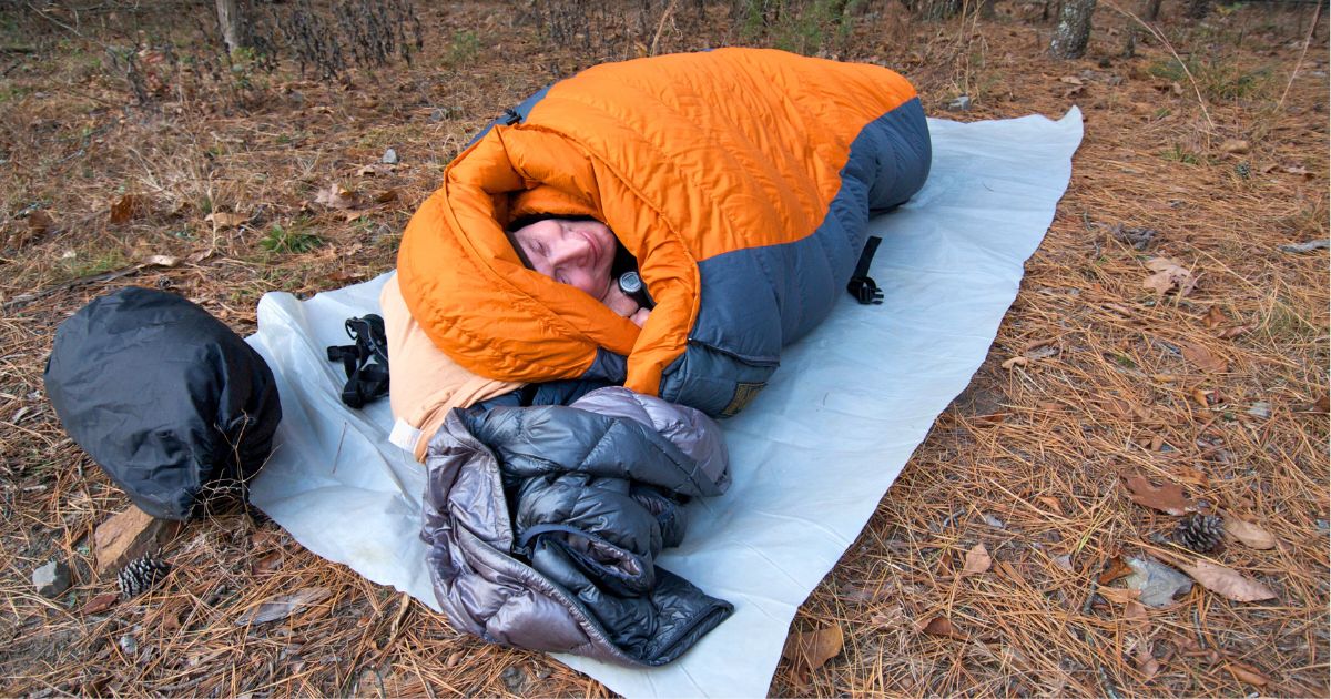 Dormire nel sacco a pelo invernale