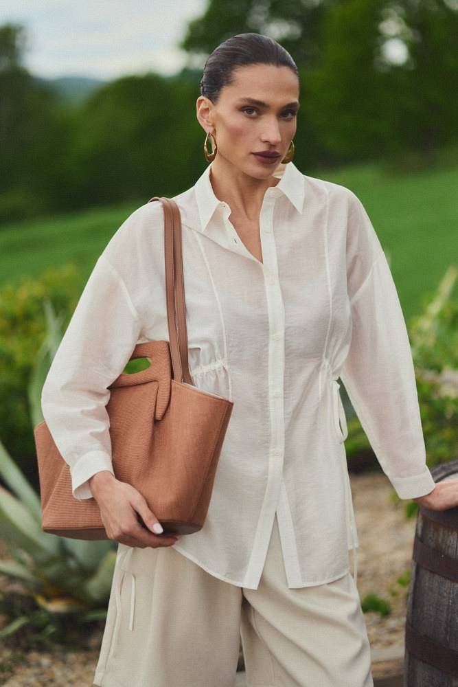 Transparentnost v módě: průsvitné látky jako nutnost na Baltic Fashion Week 1 jake-znacky-urcuji-trend-transparentnosti.jpg